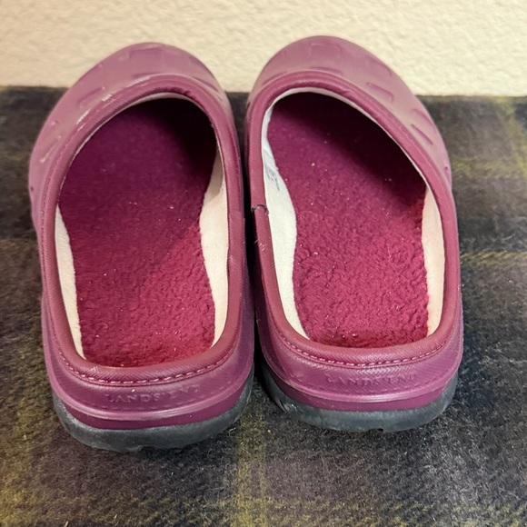 4/$15 Lands' End Slip-On Slippers in Plum - Picture 4 of 7